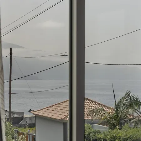 Coastal Mountain & Sea View Hideaway With Free Parking São Vicente