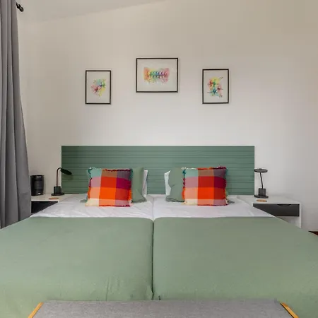 Coastal Mountain & Sea View Hideaway With Free Parking São Vicente