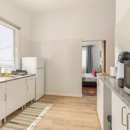 Apartman Coastal Mountain & Sea View Hideaway With Free Parking São Vicente