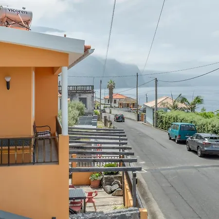 Coastal Mountain & Sea View Hideaway With Free Parking * São Vicente