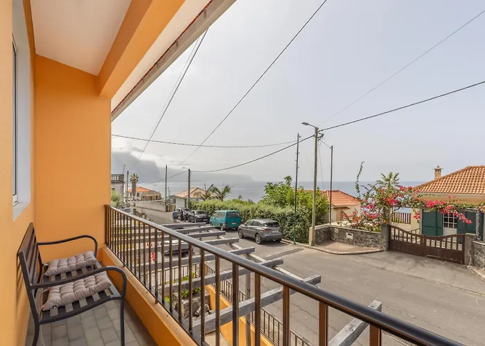 Daire Coastal Mountain & Sea View Hideaway With Free Parking São Vicente