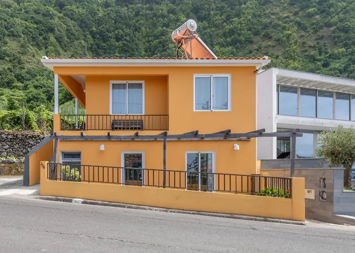 Coastal Mountain & Sea View Hideaway With Free Parking São Vicente