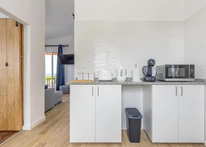 Coastal Mountain & Sea View Hideaway With Free Parking Апартаменты Сан-Висенти