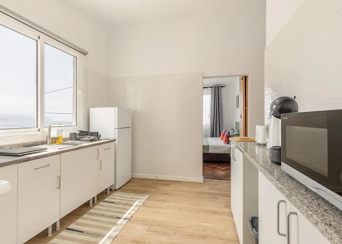 Апартаменты Coastal Mountain & Sea View Hideaway With Free Parking Сан-Висенти