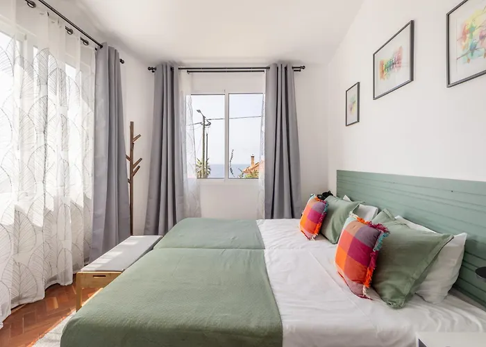 Coastal Mountain & Sea View Hideaway With Free Parking Апартаменты Сан-Висенти