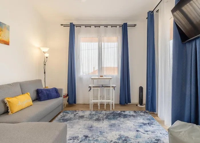 Coastal Mountain & Sea View Hideaway With Free Parking Апартаменты Сан-Висенти